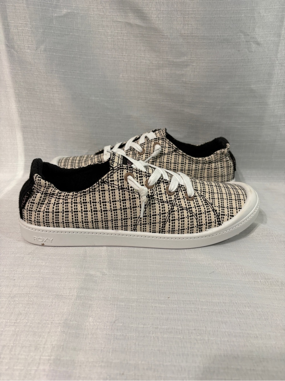 Roxy Bayshore Plus Slip-on Womens Natural Black & Beige Sneakers